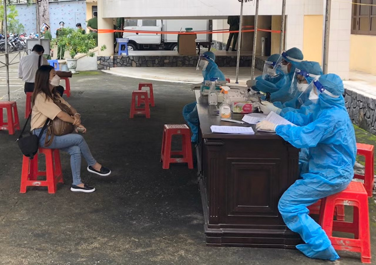 Luật sư dương tính với SARS-CoV-2, phiên tòa xét xử cựu Chủ tịch UBND TP Trà Vinh tạm hoãn. -0