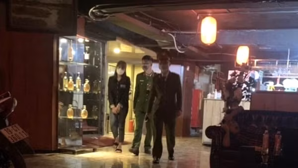 Chủ tịch UBND quận Cầu Giấy đề nghị dừng hoạt động karaoke ảnh 2