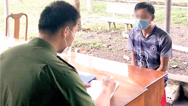 Điểm tin 26/11: Cháu bé 1 tuổi bị bố dượng bóp cổ, đánh vào gáy dẫn đến tử vong ảnh 2