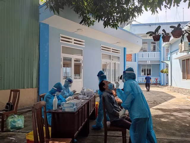 Bình Định thí điểm quản lý và chăm sóc F0 tại nhà -0