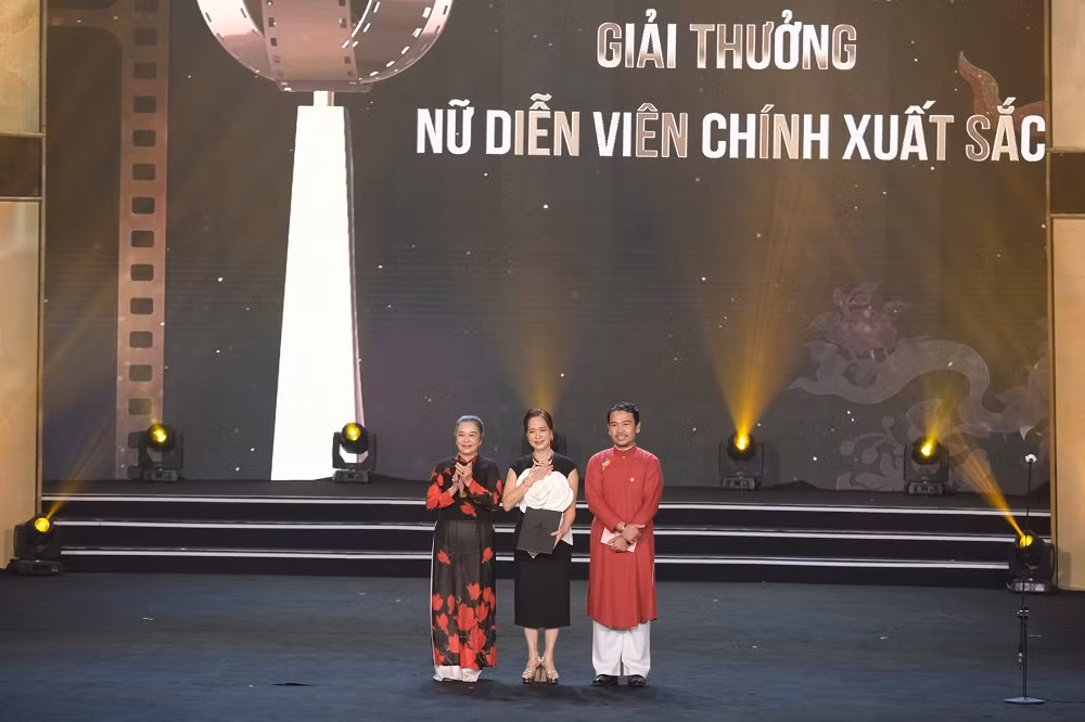 Mắt biếc đoạt giải Bông sen vàng tại Liên hoan phim lần thứ 22 -0