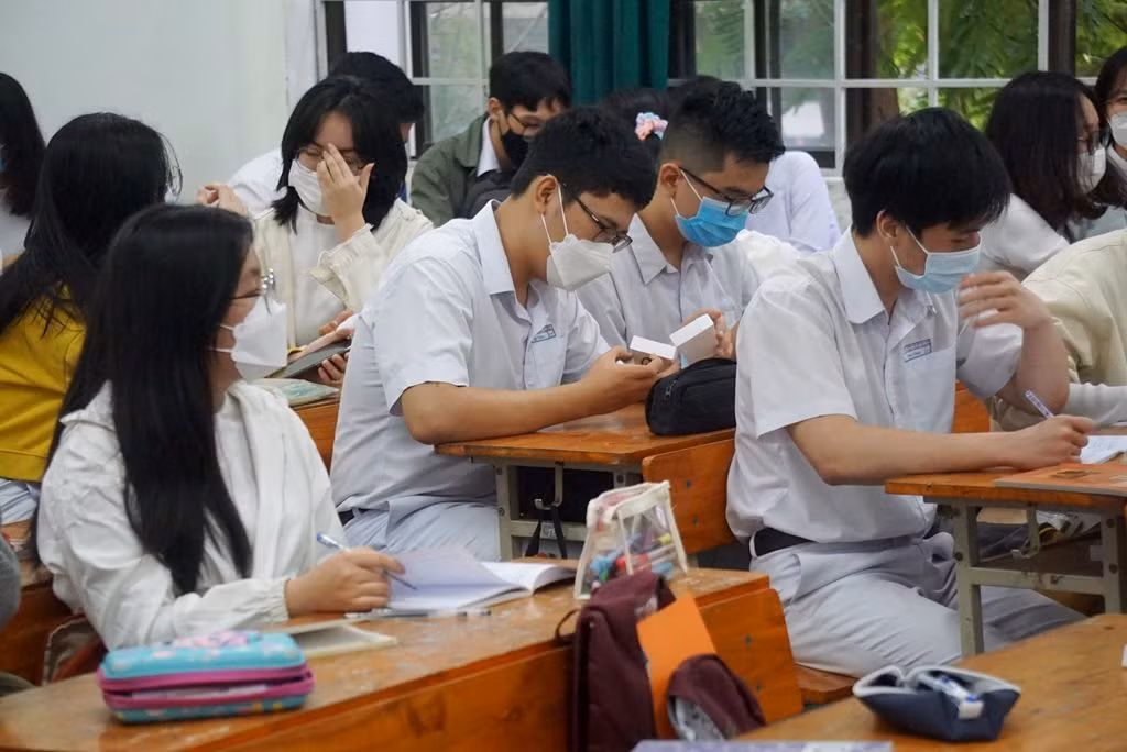 Học sinh tại Đà Nẵng thực hiện 5K trong ngày đầu trở lại trường học -0