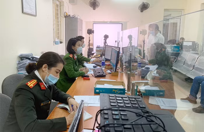 Kết hợp cấp căn cước công dân gắn chíp điện tử với tiêm vaccine phòng COVID-19 -0