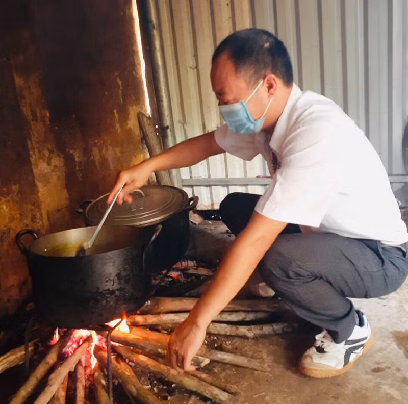 Những cặm cụi chỉ có cây rừng mới biết… -0