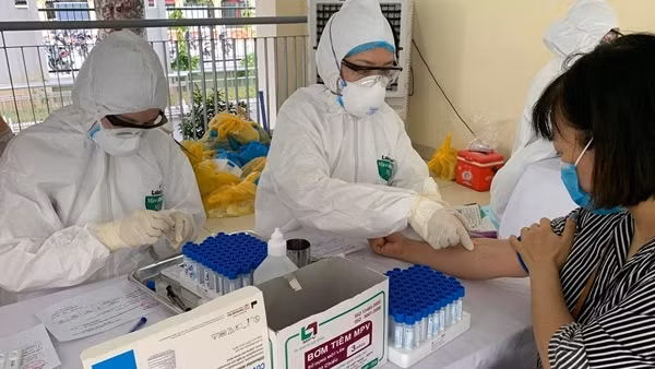Hôm nay, 61 tỉnh ghi nhận 11.132 ca nhiễm COVID-19 ảnh 3