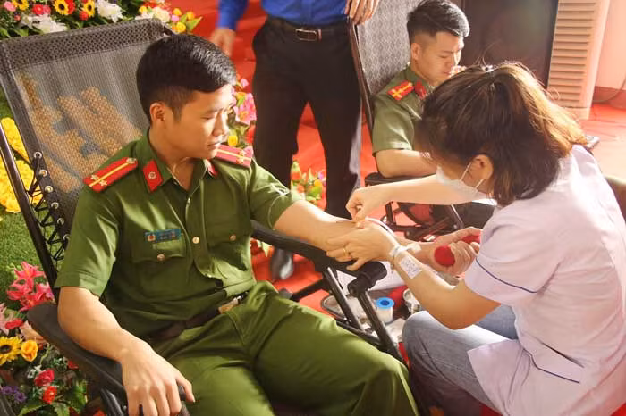 Hiệu quả từ Câu lạc bộ “Ngân hàng máu sống” -0