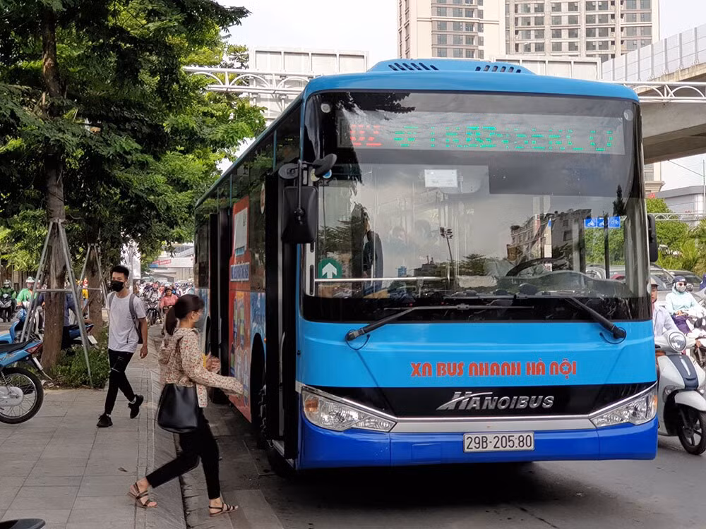 Hà Nội: Xe buýt “không nghỉ” trong kỳ nghỉ lễ 2/9 -0