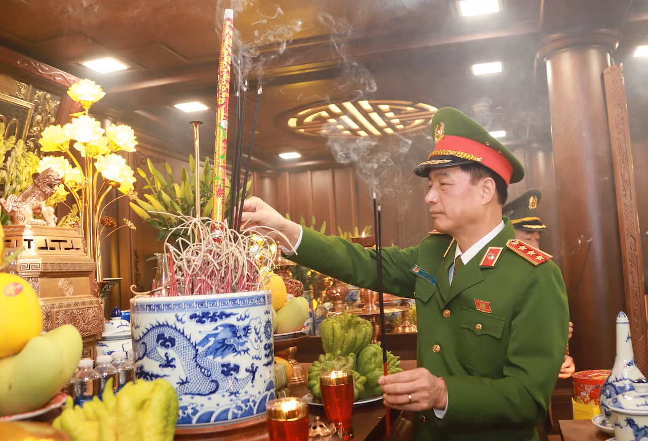 Đảng uỷ Công an Trung ương, Bộ Công an dâng hương tưởng niệm Chủ tịch Hồ Chí Minh -2