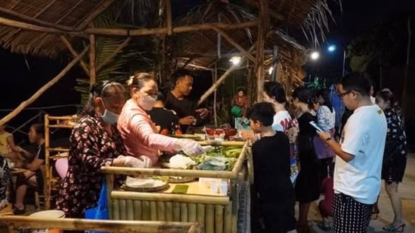 Độc đáo những phiên chợ quê ở vùng sông nước Cửu Long