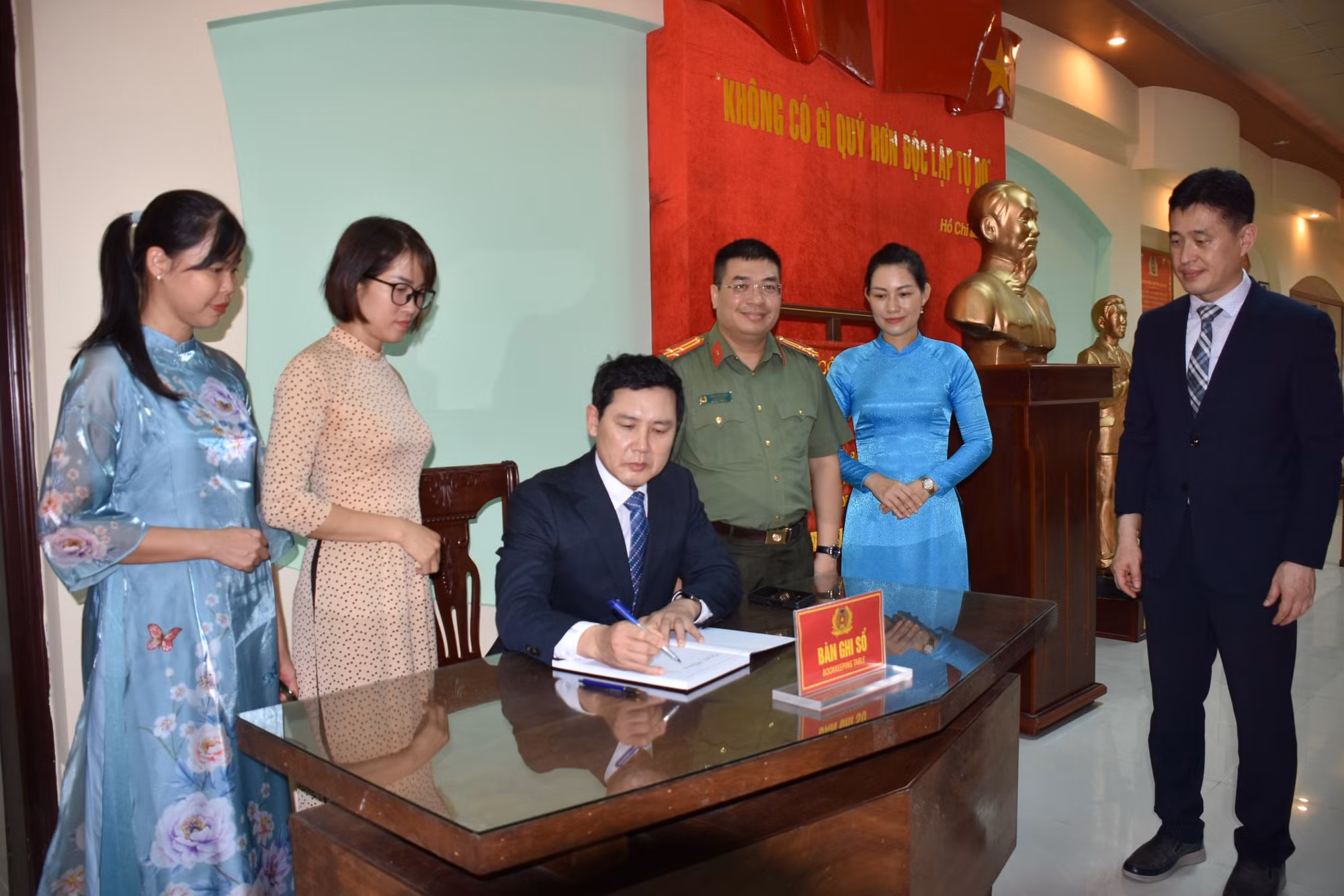 Công an tỉnh Bà Rịa-Vũng Tàu đón và làm việc với đoàn Cảnh sát Quốc gia Hàn Quốc -0