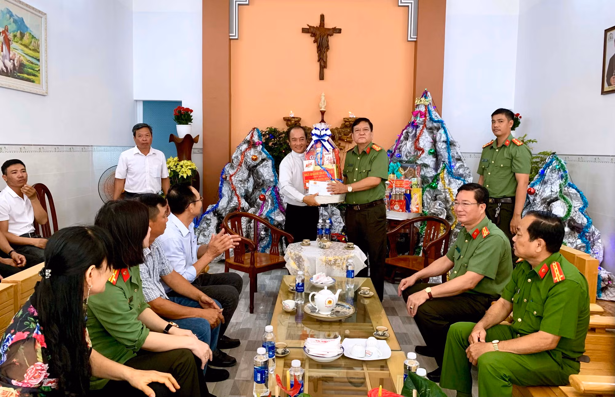 Thắt chặt mối quan hệ tốt đẹp giữa Công an với đồng bào Công giáo -1
