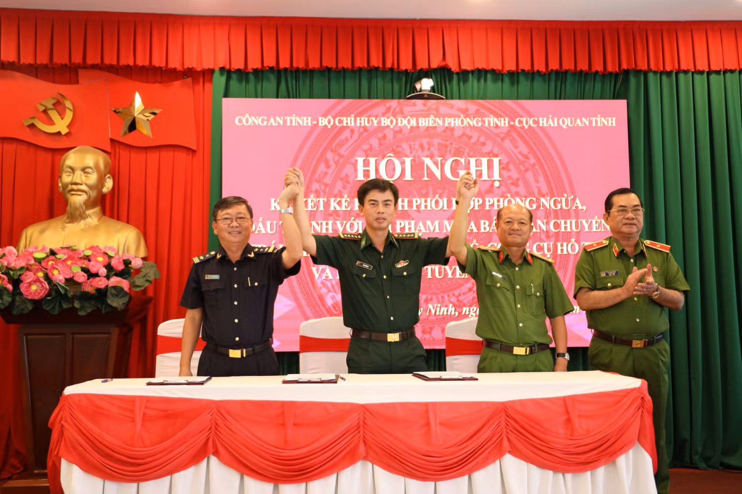 phoi-hop-bien-phong.jpeg -8