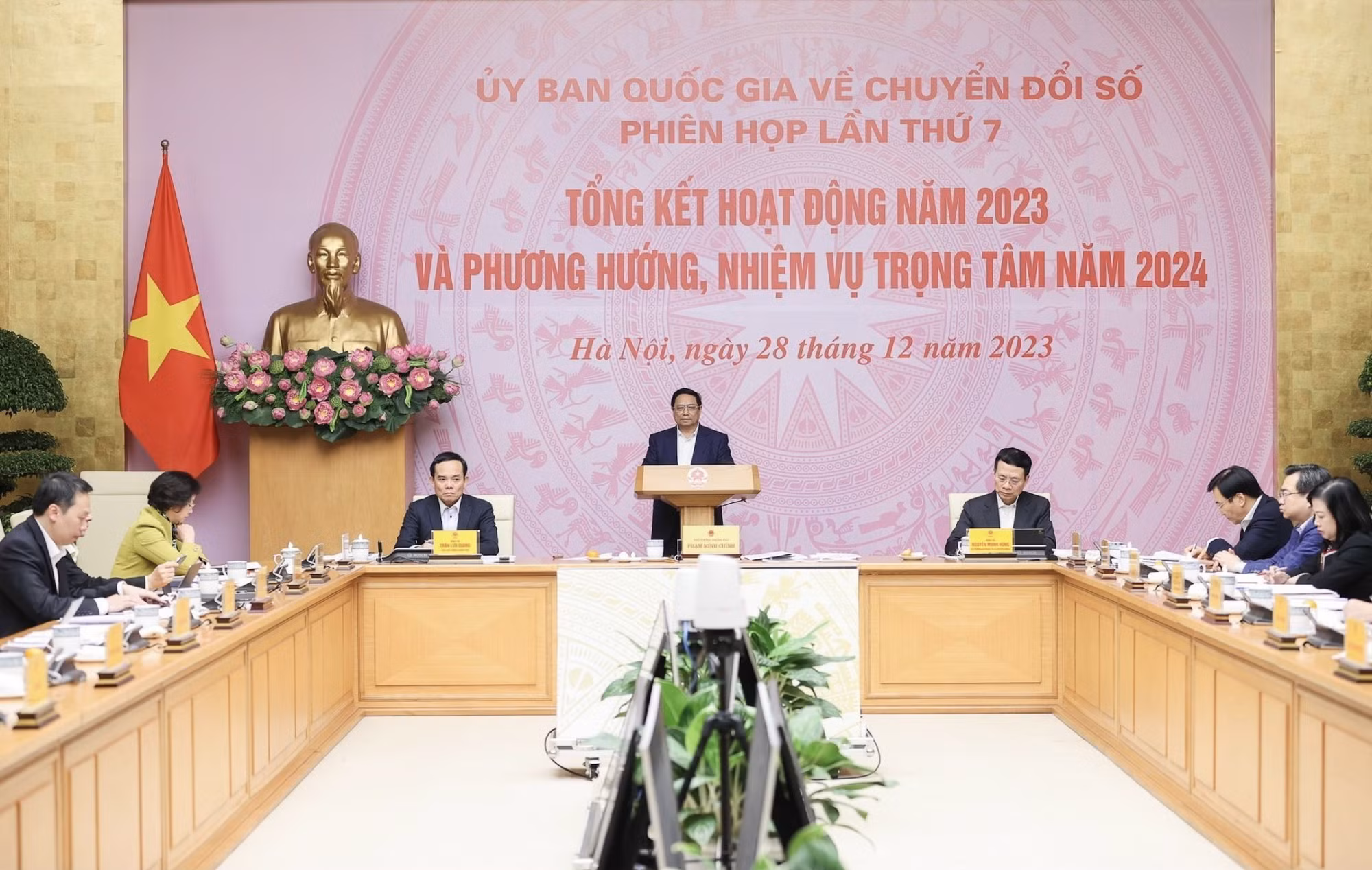 Xóa vùng lõm sóng di động và cung cấp cáp quang tới 100% thôn, bản -0