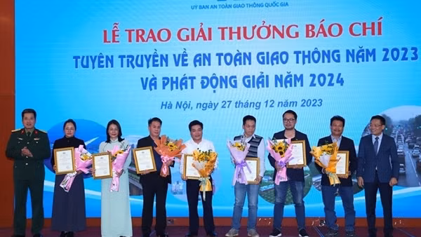 Báo CAND đoạt 2 giải Báo chí tuyên truyền về An toàn giao thông năm 2023