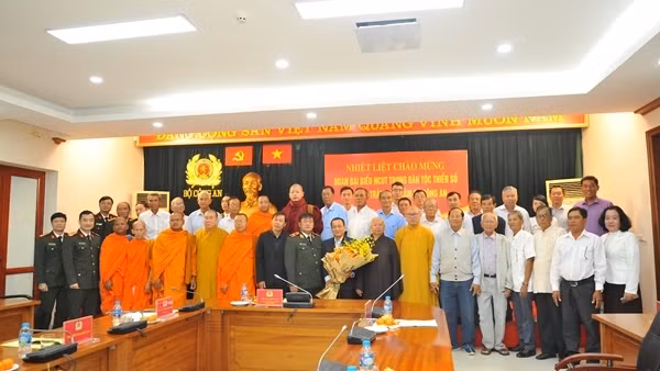Người có uy tín trong dân tộc thiểu số tỉnh Sóc Trăng cung cấp hàng trăm nguồn tin có giá trị