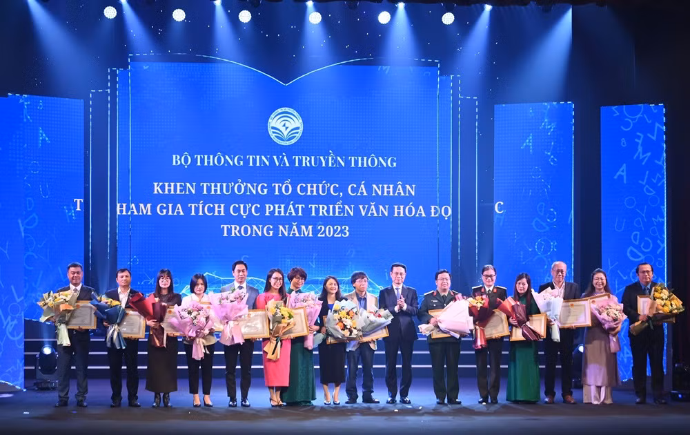 41 tác phẩm được trao Giải thưởng Sách Quốc gia lần thứ 6 -0
