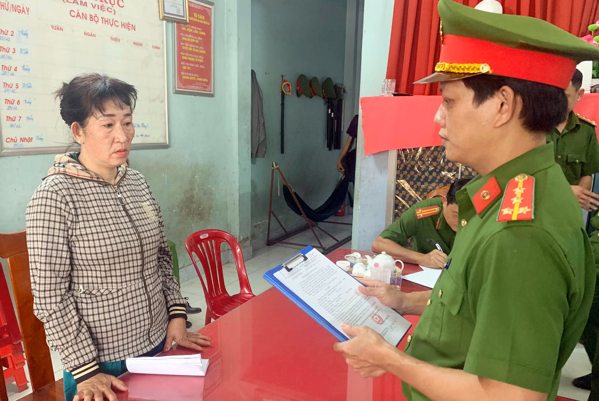 Làm giả hồ sơ đất để lừa bán hàng trăm triệu đồng -0