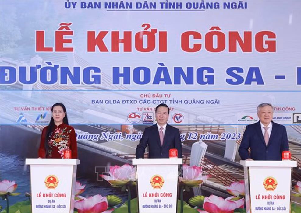 Chủ tịch nước Võ Văn Thưởng dự Lễ Công bố Quy hoạch tỉnh Quảng Ngãi thời kỳ 2021 - 2030, tầm nhìn đến 2050 -1