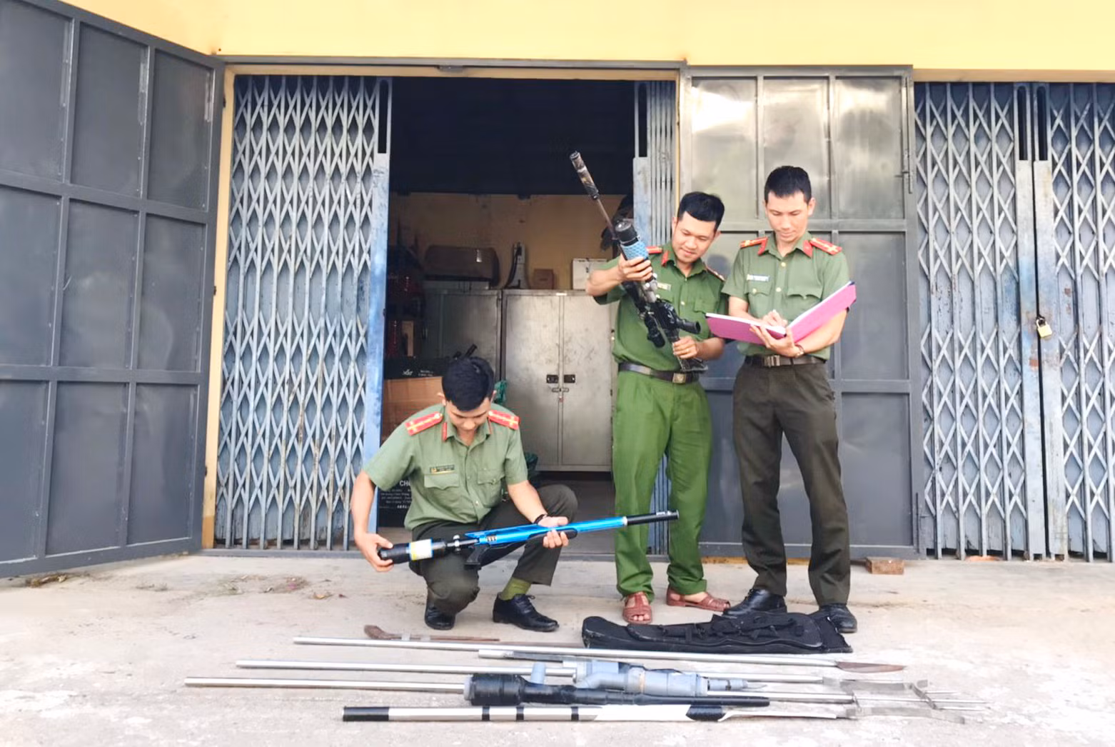 Hiệu quả vận động giao nộp vũ khí, vật liệu nổ ở Tuy An -0