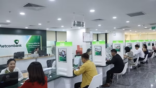 Tiếp tục lập đáy mới, lãi suất gửi tiết kiệm xuống mức 1,9%/năm
