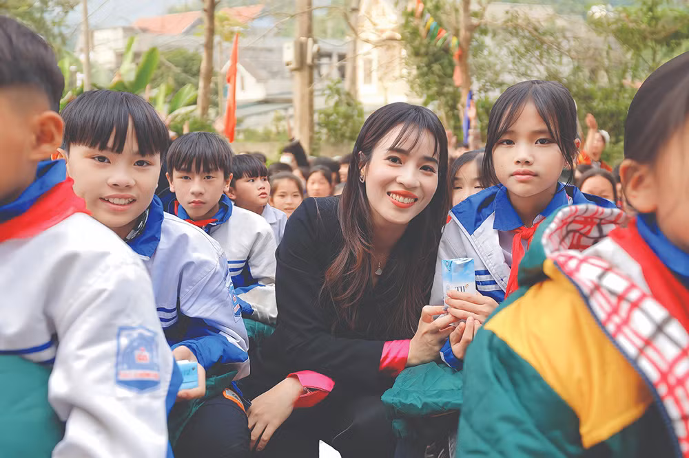 Anh hùng lao động Thái Hương được tôn vinh nhà lãnh đạo phát triển bền vững của năm ở hạng mục toàn cầu -1