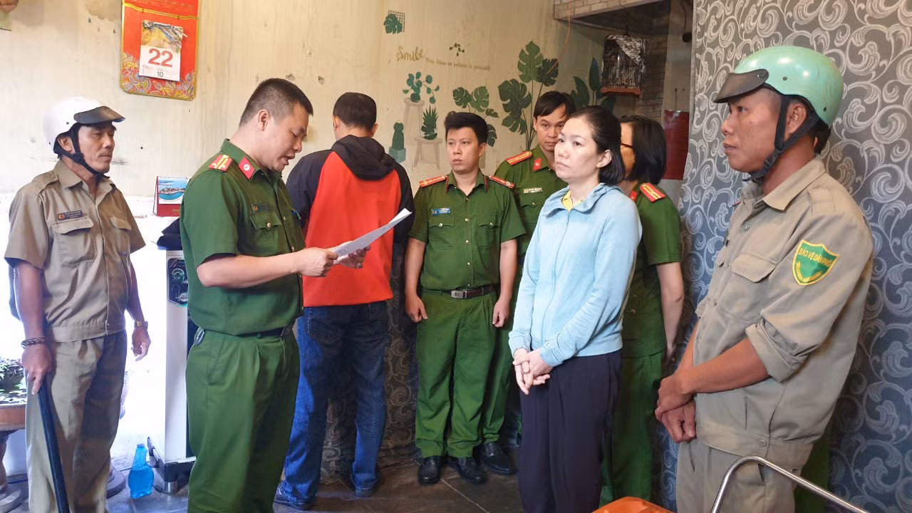 Phú Yên: Triệt phá ba đường dây sản xuất, mua bán nhớt giả -0