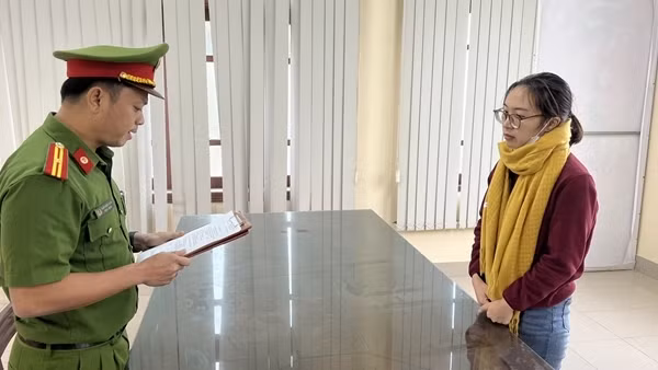 Chi hơn 1 tỷ đồng tìm con nối dõi của... người khác