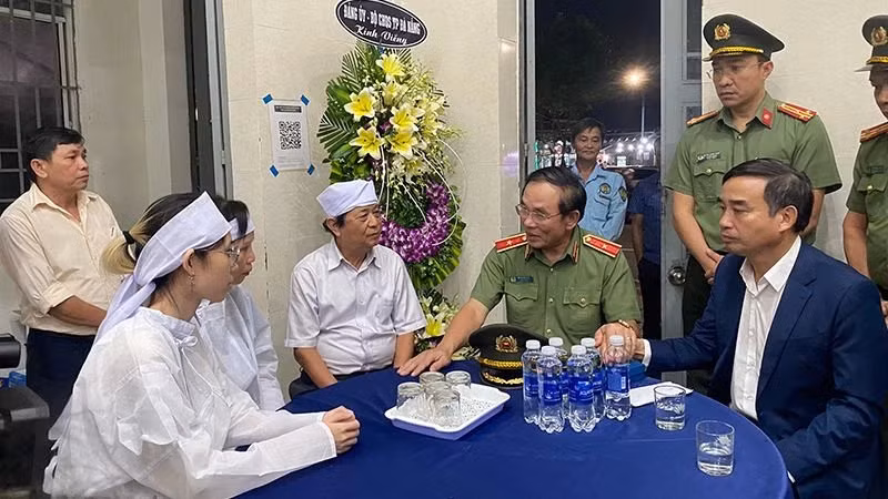 Truy tặng Huân chương Dũng cảm cho ông Trần Minh Thành tử vong khi truy bắt 2 tên cướp ngân hàng tại Đà Nẵng -0
