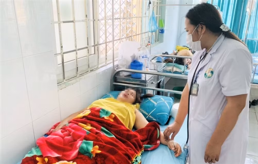36 người bị ngộ độc sau bữa ăn tiệc cưới -0