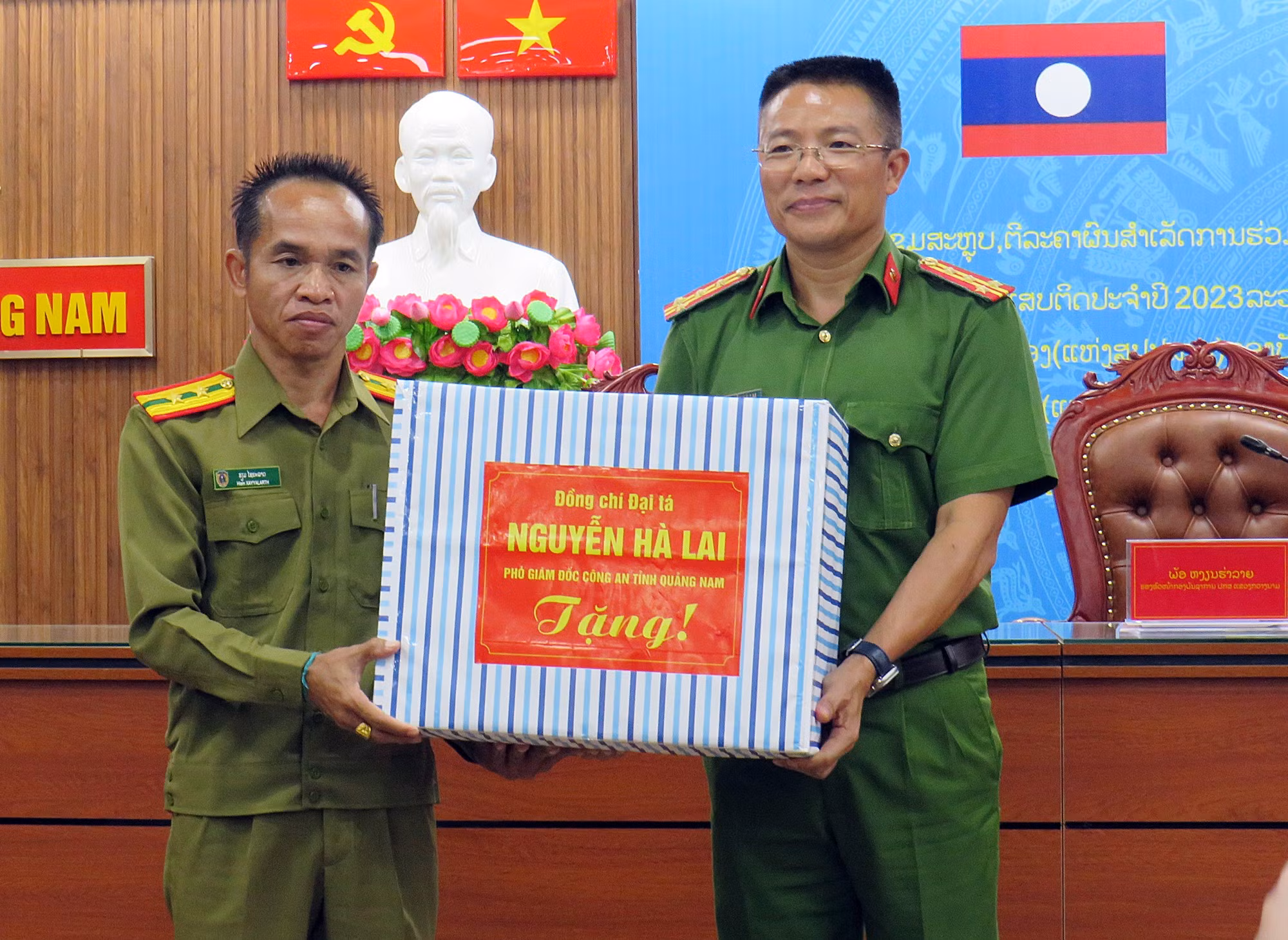 Tăng cường phối hợp phòng, chống ma túy với Công an tỉnh Sê Kông, Lào -0