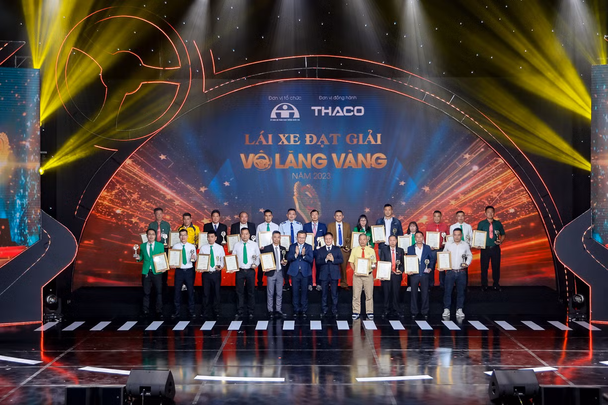 Nhiều tập thể, cá nhân tài xế lái xe an toàn được tuyên dương tại giải “Vô lăng vàng” năm 2023 -0