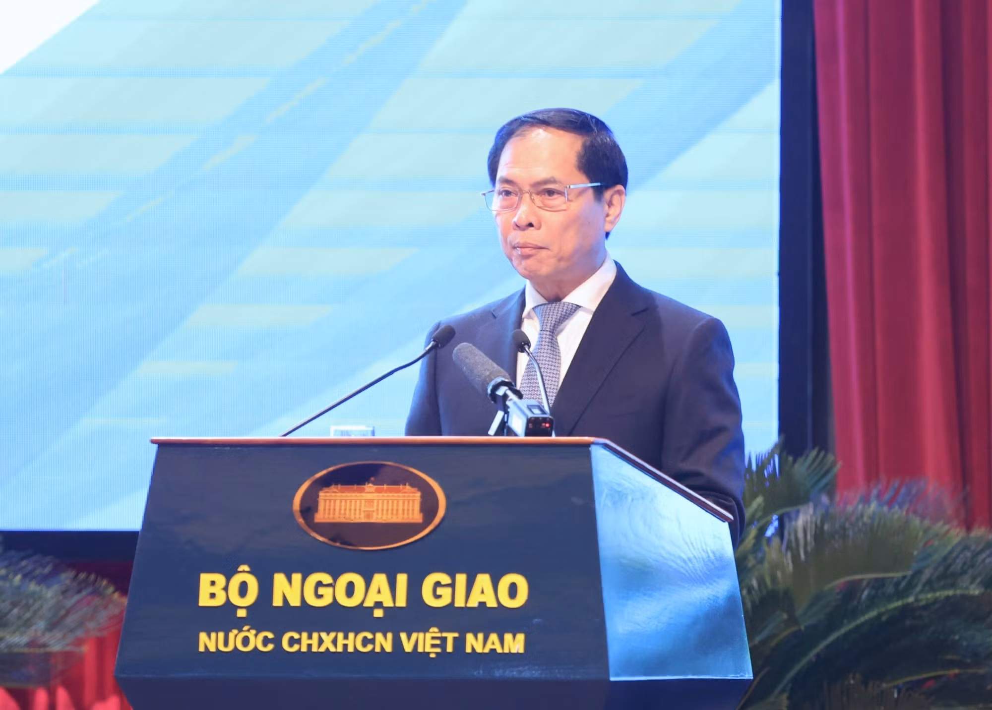 Thủ tướng dự phiên họp toàn thể về ngoại giao kinh tế tại Hội nghị Ngoại giao lần thứ 32 -0