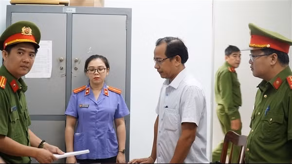 Khởi tố 5 cán bộ vi phạm các quy định về cấp sổ đỏ ở Ninh Thuận