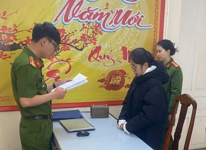 Bắt giam người phụ nữ lừa đảo 2 tỷ đồng -0