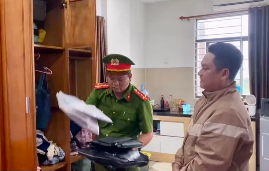 Bắt tạm giam Chủ tịch HĐQT và TGĐ Công ty CP Tài chính Vietnam Capital -0
