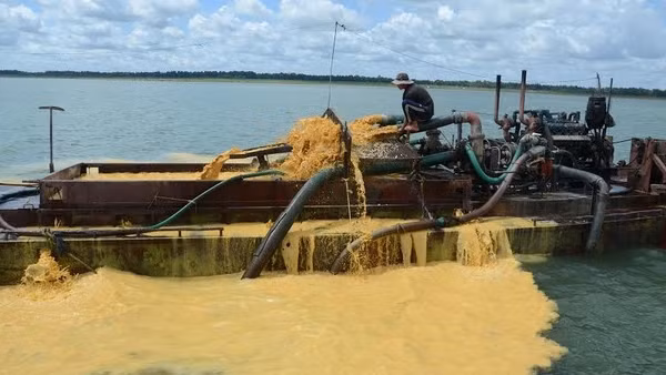 Gỡ vướng đăng kiểm phương tiện thủy có gắn máy hút cát, sỏi