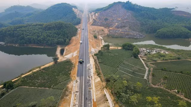 Thủ tướng Chính phủ phát lệnh khánh thành đồng loạt 4 dự án giao thông trọng điểm -0