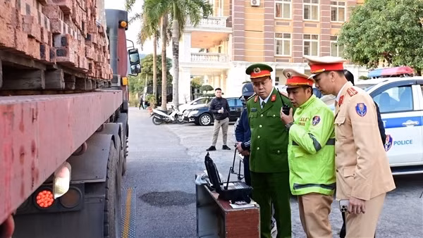 Tái diễn xe quá khổ, quá tải với nhiều thủ đoạn tinh vi
