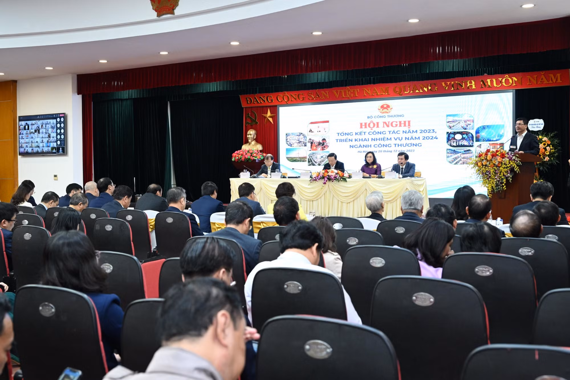 Sản xuất công nghiệp và xuất nhập khẩu phục hồi tích cực -0