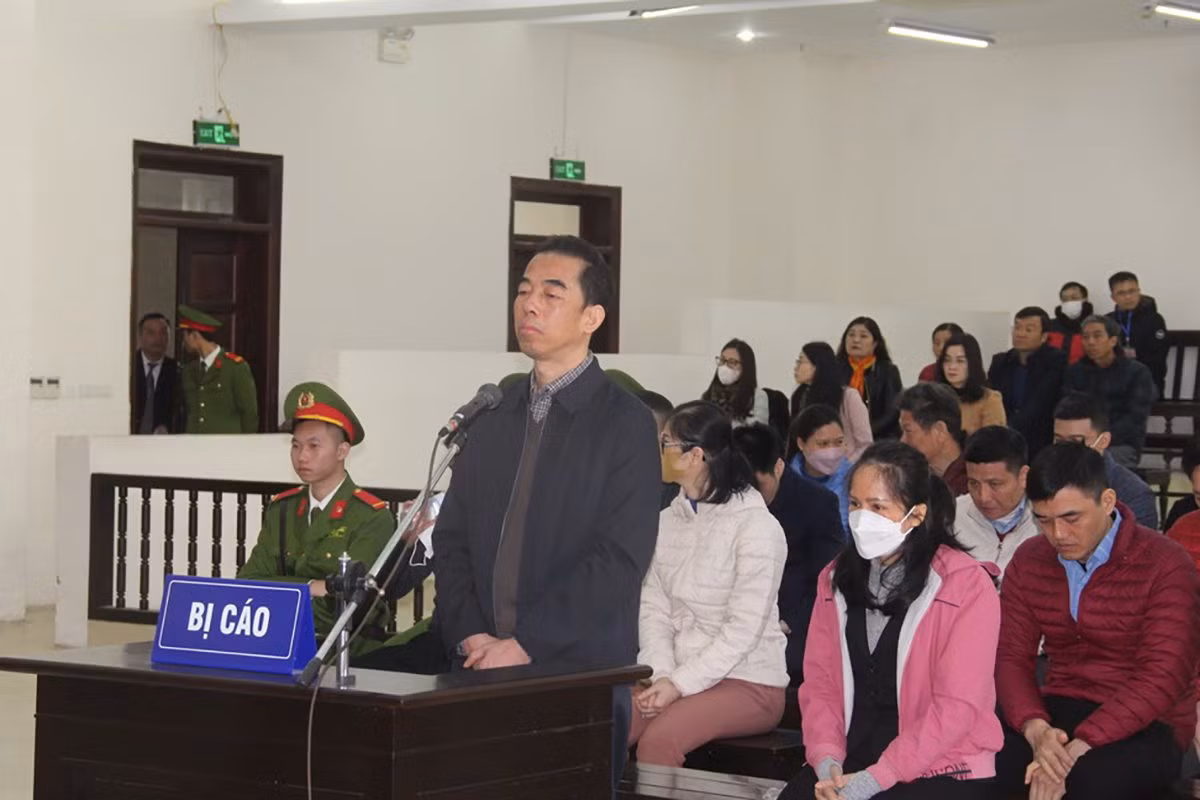 Phúc thẩm vụ án “chuyến bay giải cứu”: Bị cáo Hoàng Văn Hưng thấy đau lòng khi nhận tiền “chạy án” -0