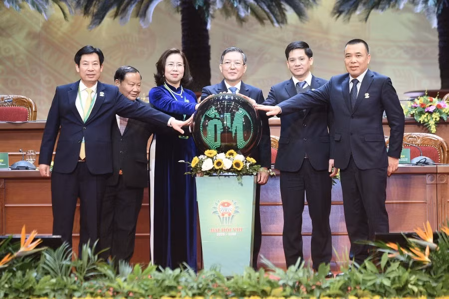 Khai mạc ngày làm việc thứ nhất Đại hội đại biểu toàn quốc Hội Nông dân Việt Nam lần thứ VIII -0