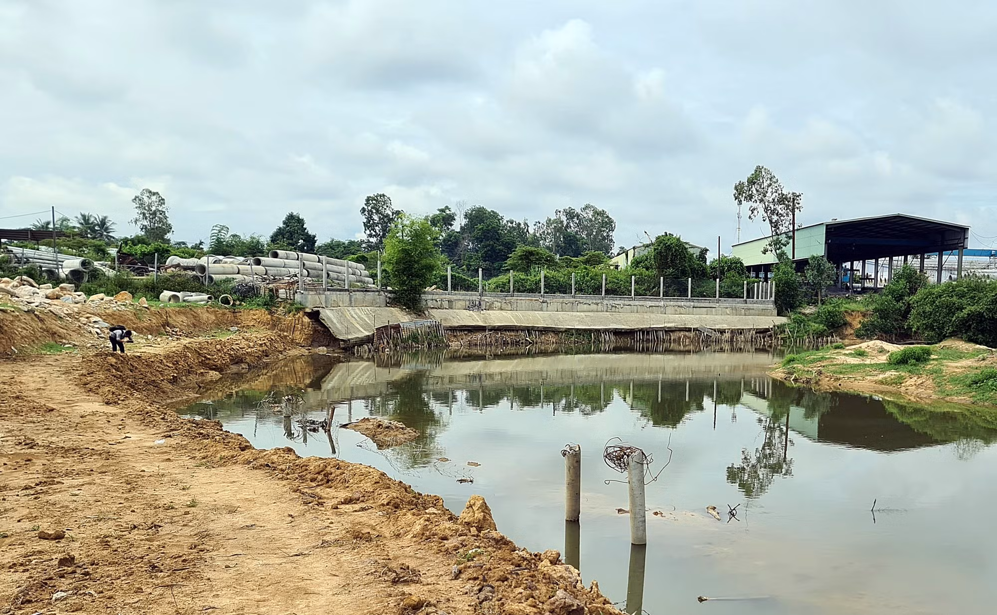 Chiếm 4.800m2 đất phi nông nghiệp, một doanh nghiệp bị phạt 140 triệu đồng -0