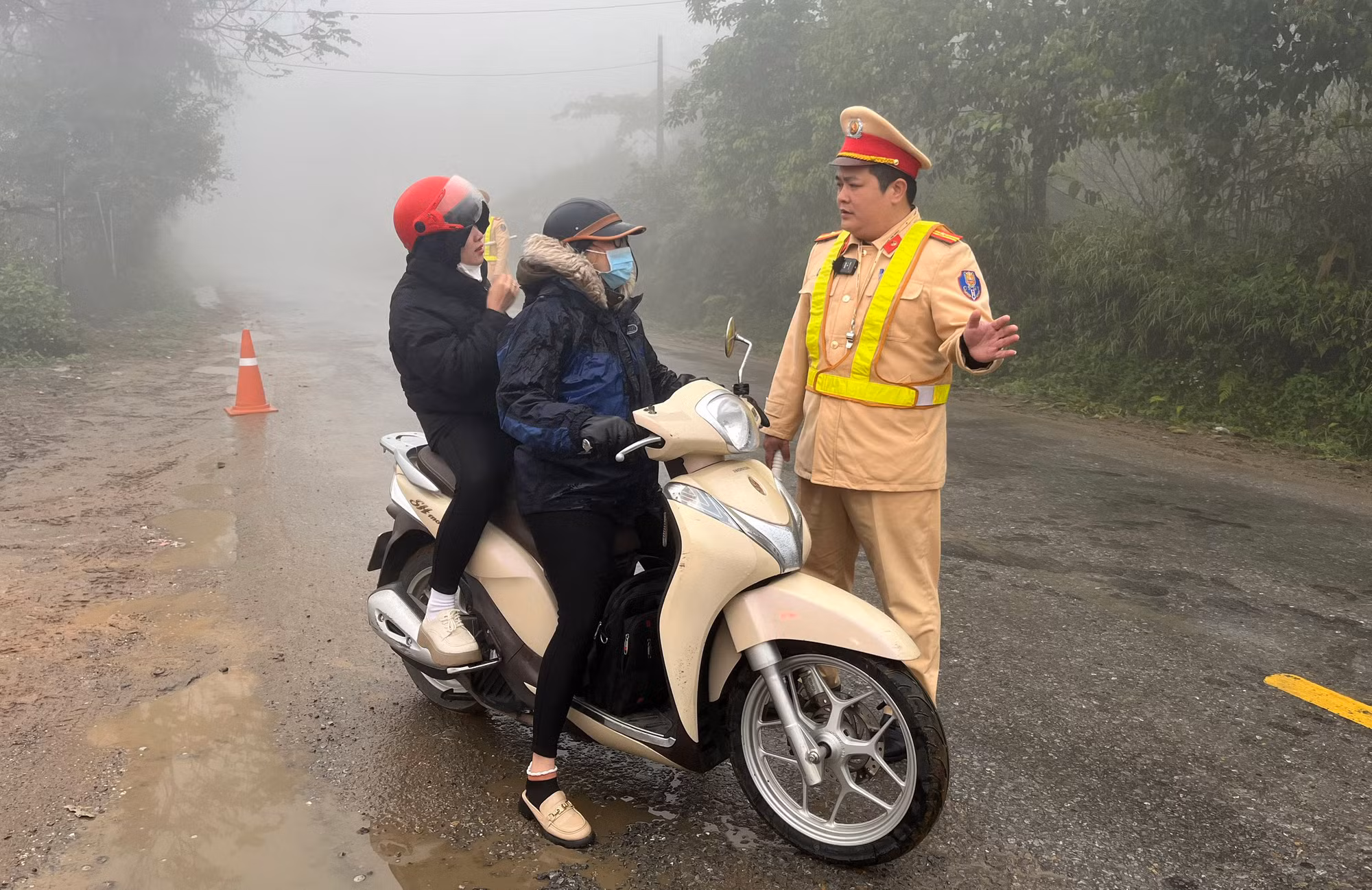 Đảm bảo an ninh, an toàn lễ hội trên cao nguyên trắng -0