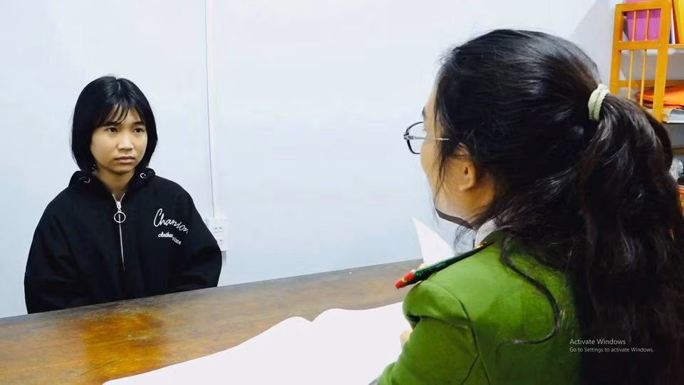 Khởi tố đối tượng lừa đảo trên không gian mạng bằng hình thức bán vé máy bay -0