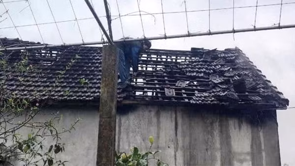 Mâu thuẫn tình cảm, truy sát 2 mẹ con người yêu rồi phóng hỏa đốt nhà