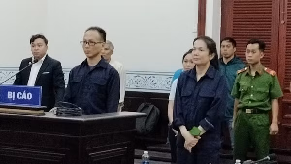 Phó giám đốc tham ô hàng trăm lượng vàng của công ty lãnh án chung thân