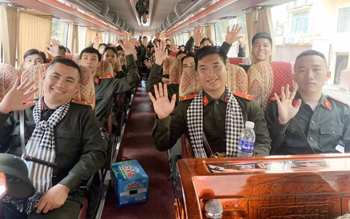Tưng bừng Ngày hội giao nhận quân năm 2024 -0