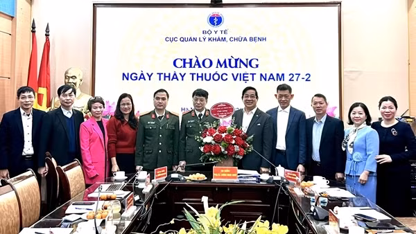 Báo CAND chúc mừng Ngày Thầy thuốc Việt Nam