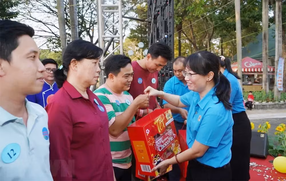 Gần 1.300 tỷ đồng chăm lo Tết cho người dân TP Hồ Chí Minh -0
