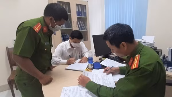 Cựu Giám đốc CDC Đắk Lắk cùng các đồng phạm "bỏ túi" bao nhiêu từ vụ Việt Á?